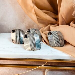 Detailed‎ Silver with Cabochan Details Napkin Rings